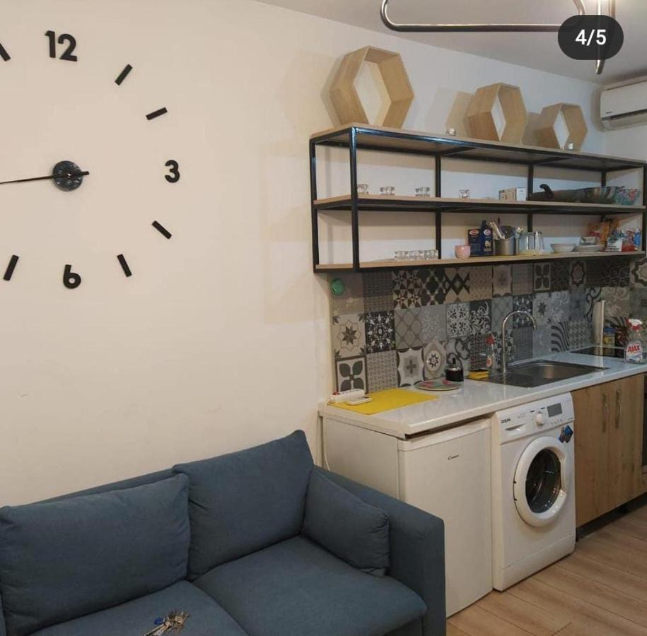 Lovely 1 Bedroom Near Eye Of * Tirana
